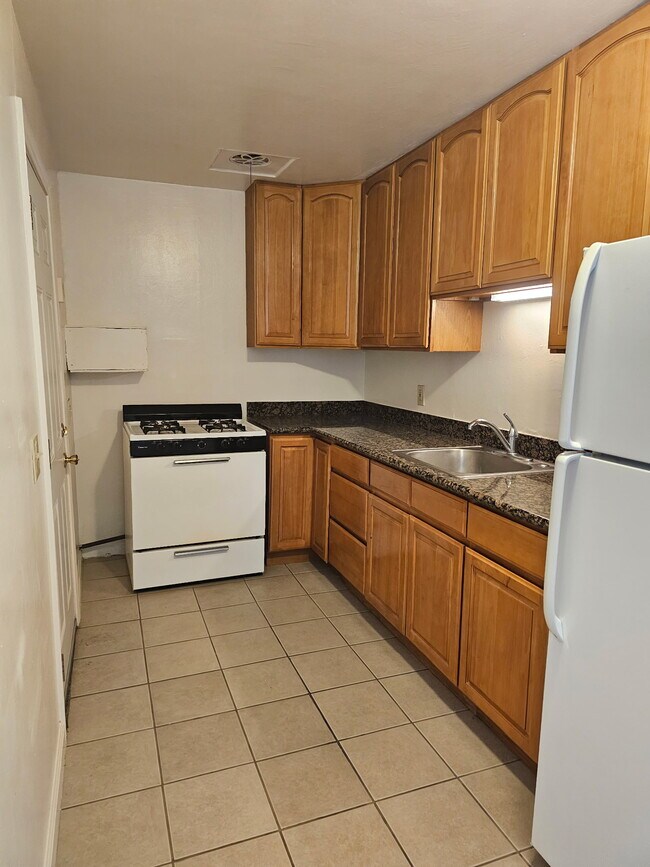 836 Adams St unit B, Albany, CA 94706 - photo 3