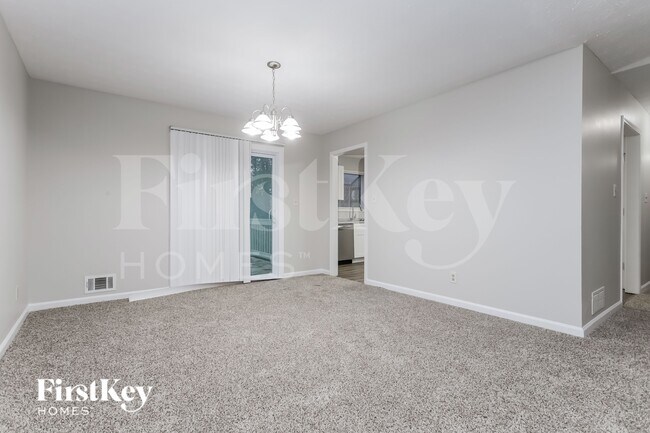 803 Brook Hollow Cir SE, Conyers, GA 30094 - photo 5