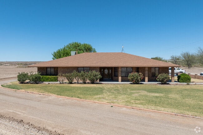 With their large plots of land, Salem’s ranch houses offer privacy and tranquility.