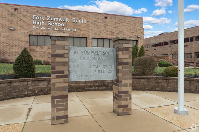 Fort Zumwalt South High School serves students in grades 9-12.