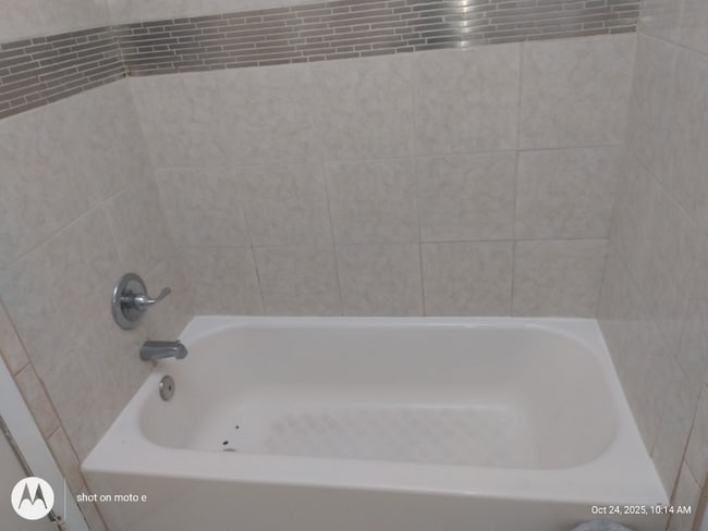 7xxx Brockton Rd unit 2nd Flr, Philadelphia, PA 19151 - photo 6