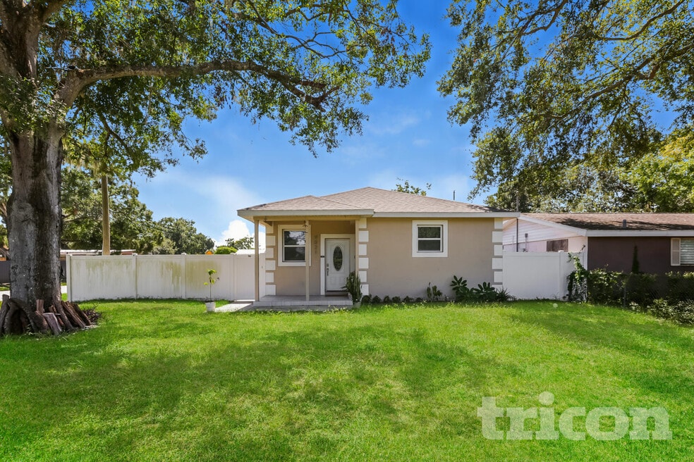 9021 Riverview Dr, Riverview, FL 33578 - photo 1