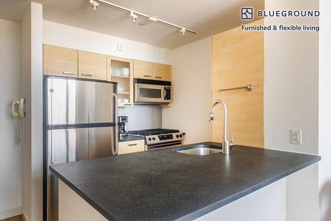 88 Leonard St unit FL5-ID1931, New York, NY 10013 - photo 7