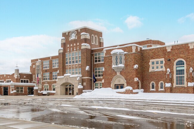 The Cassadaga Valley Middle/High School near Stockton has a B- rating on Niche.