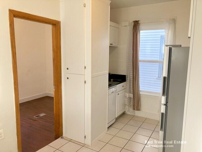 11 Higgins St unit 3, Allston, MA 02134 - photo 5