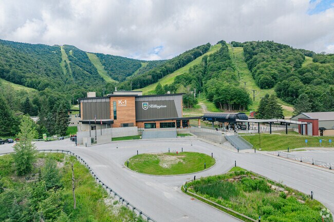 Winter and summer activities are very popular among visitors of Killington as they can reach the K-1 Summit at an elevation of 4,241 feet spanning over a 15 mile trail.