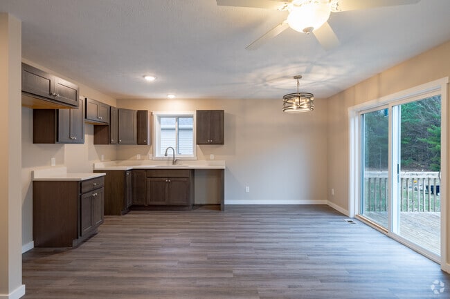 9085 Kingsfield Dr unit 38703607, Kingsley, MI 49649 - photo 4