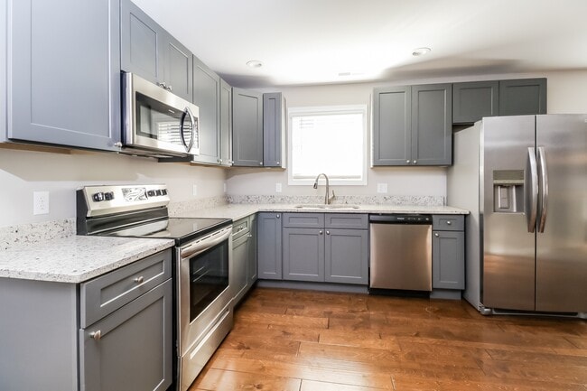 505 Sycamore Br Rd, Asheville, NC 28803 - photo 4