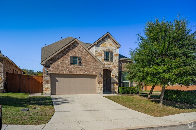 Brick modern traditional homes from the early 21st century