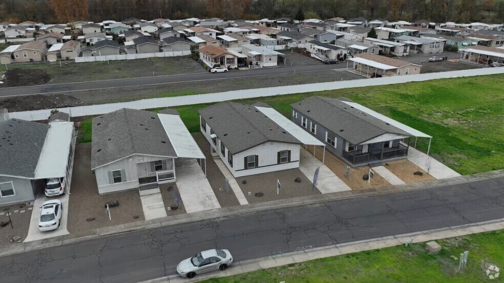 unlisted-address, Outside California, CA 97501 - photo 2