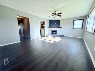 204 E Elm St Unit 204 Elm, Iowa Falls, IA 50126