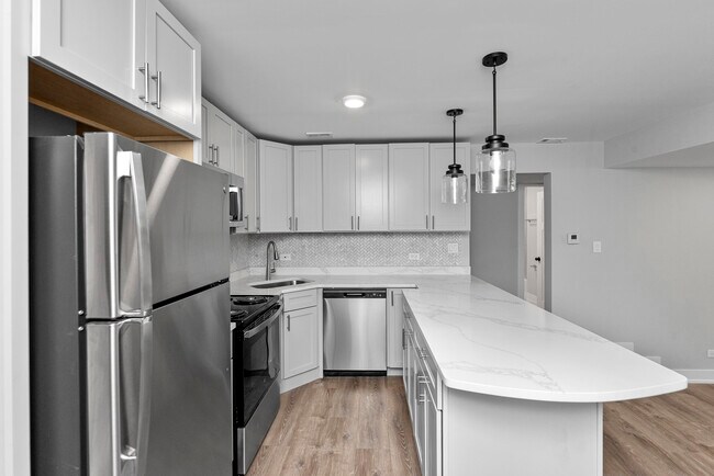 1308 N La Salle Dr unit 3, Chicago, IL 60610 - photo 2