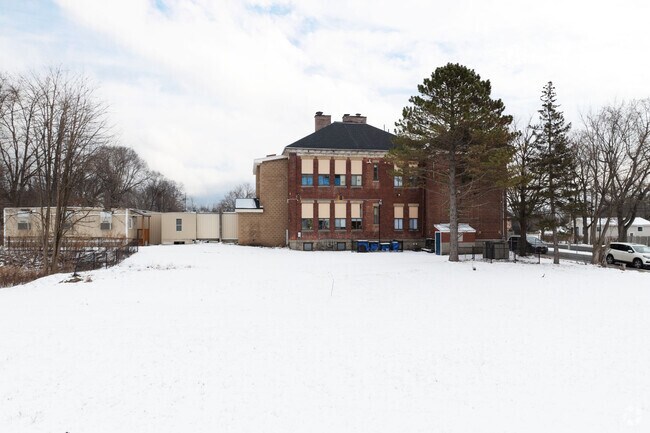 Annur Islamic School is located in the Fort Hunter area of Albany, NY.