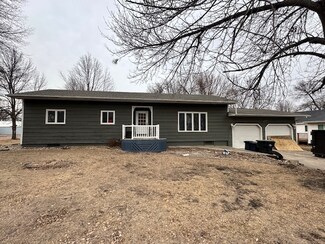 101 Ave a E, Lake Park, IA 51347
