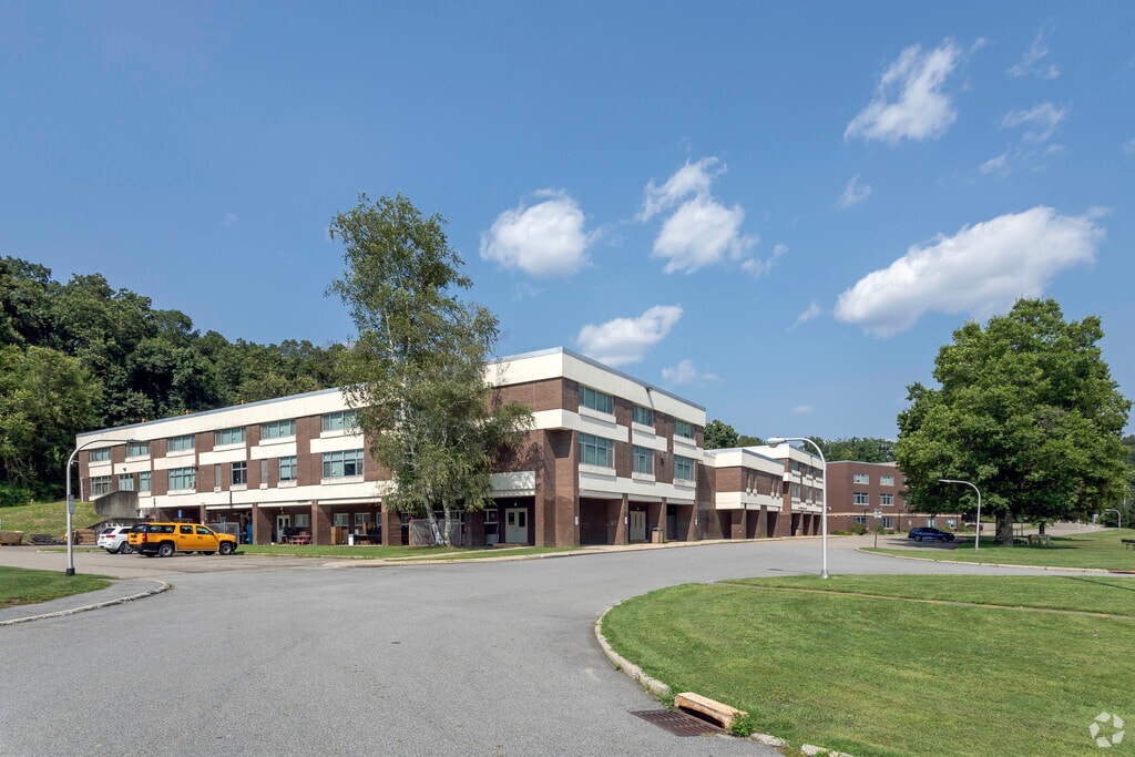 Blue Mountain Middle School is a public school located in Cortlandt Manor, NY.