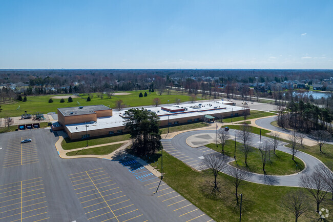 Great Lakes Elementary has a student population of 409 students.