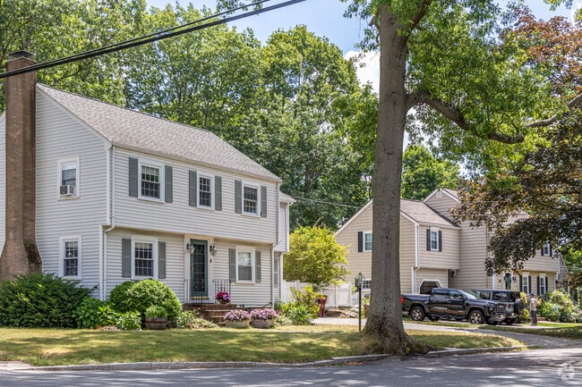 Colonial revivals are common among the homes in Mount Hood.