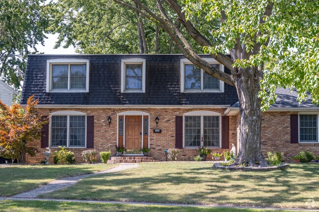 Grand Central homes were built in the early 1900s and include Dutch Colonial Revival.