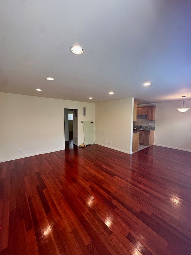 1034 9th St, Santa Monica, CA 90403 - photo 2