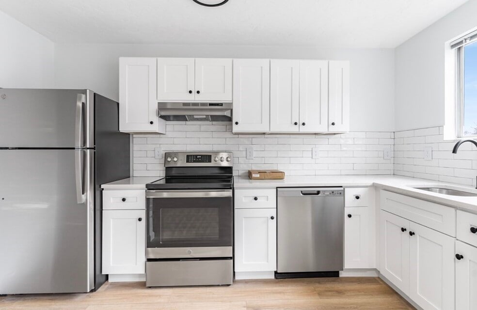 648 Washington St unit 2, Braintree, MA 02184 - photo 1