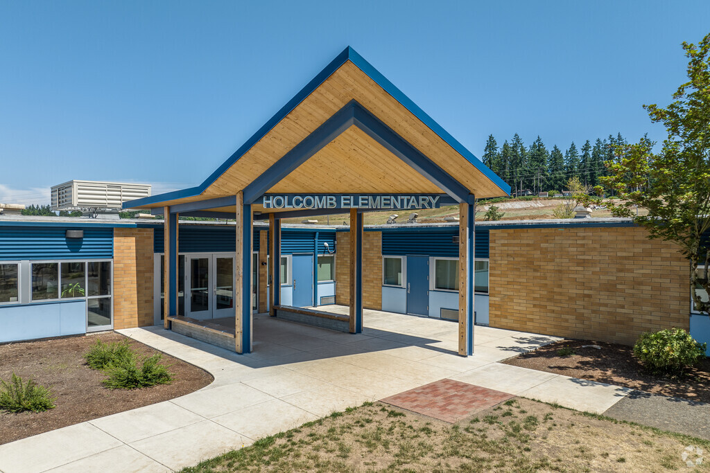 Holcomb Elementary is a Public Elementary School in the Park Place Neighborhood in Oregon City.