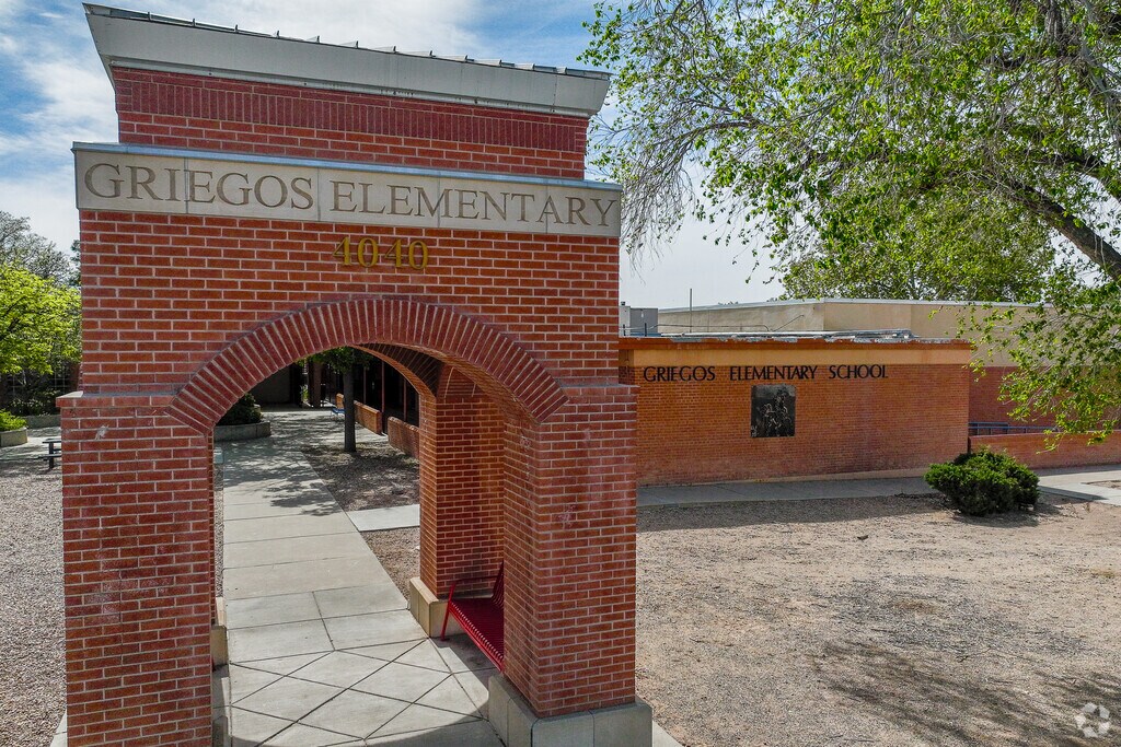 Entrance to Griegos Elementary School in Los Greigos.
