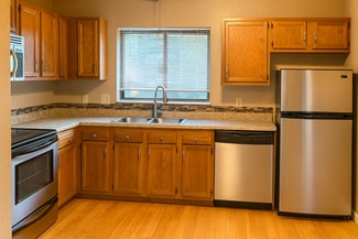 818 Carrier Creek Blvd NE Unit 201, Grand Rapids, MI 49503