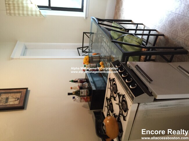 349 Pleasant St unit A3-3, Malden, MA 02148 - photo 3