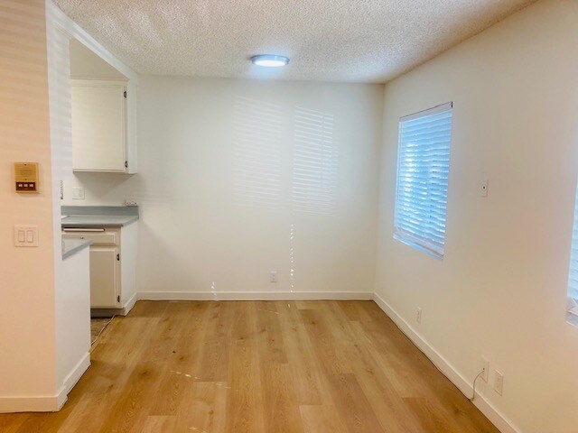 11905 Avon Way unit 101, Los Angeles, CA 90066 - photo 7