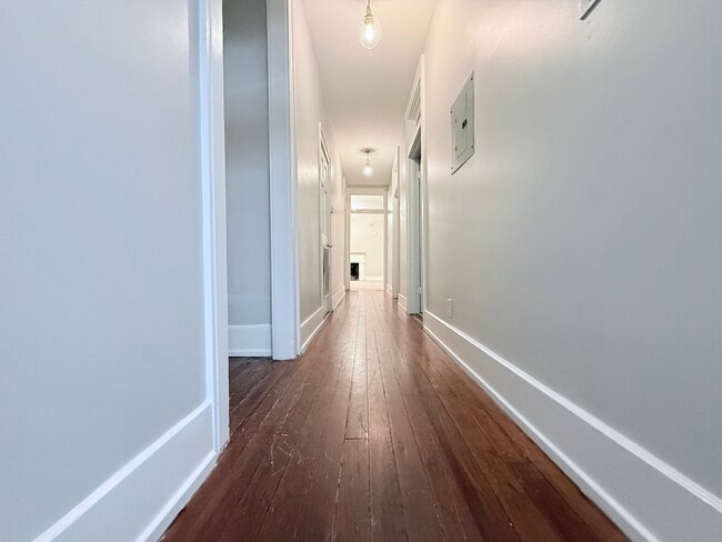 1010 Dauphin St unit B, Mobile, AL 36604 - photo 6