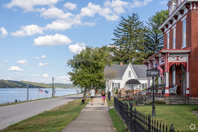 Augusta residents can take a stroll along the banks of the Ohio River.