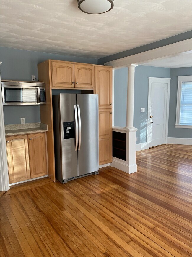 80 Fort St unit Second Floor, East Providence, RI 02914 - photo 3