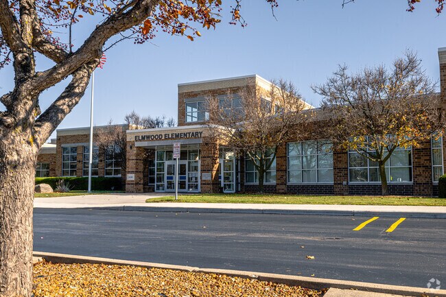 Elmwood Elementary School provides education in the neighborhood of 
New Berlin.