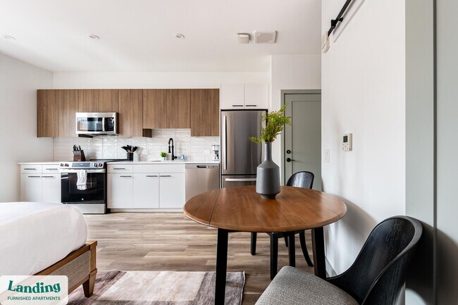 39 Railroad Ave unit 426.1412390, Haverhill, MA 01835 - photo 4