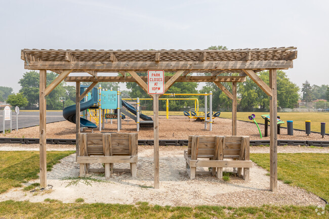 Richard Byrd Elementary School has a robust library both onsite and online.