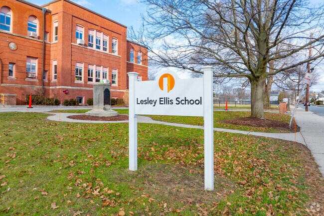Lesley Ellis School in Arlington has an overall grade of A+ on Niche.