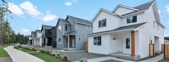 Trestlewood Streetscape 4of4