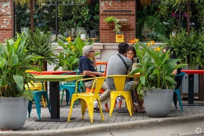 Enjoy outdoor dining at Thaipop one of Rochesters most popular places to eat.