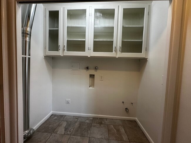 3030 Hardale Blvd unit 2 Upper, Ottawa Hills, OH 43606 - photo 6