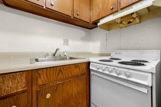 35 Deerfield Ct Unit A, East Hartford, CT 06108