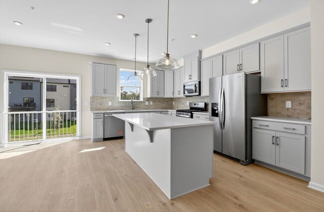 1805 Constellation Dr, Baltimore,, MD 21222 - photo 2