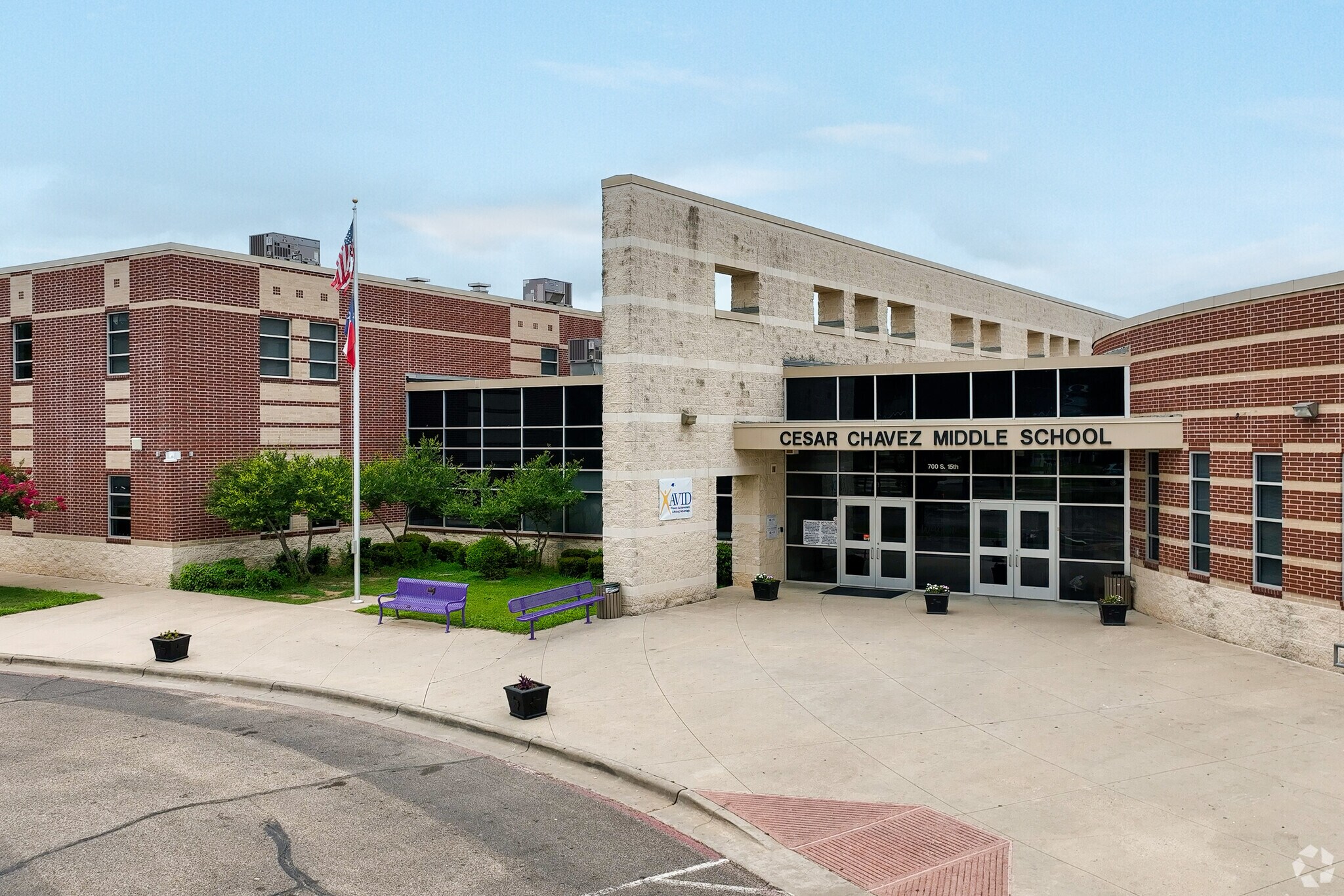 GreatSchools ranks Cesar Chavez Middle School above average for Algebra I testing.