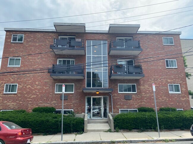 15 Euston Rd unit 11, Brighton, MA 02135 - photo 2