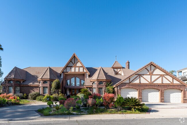 Larger homes in Canyon Crest have luxurious, intricate architecture.