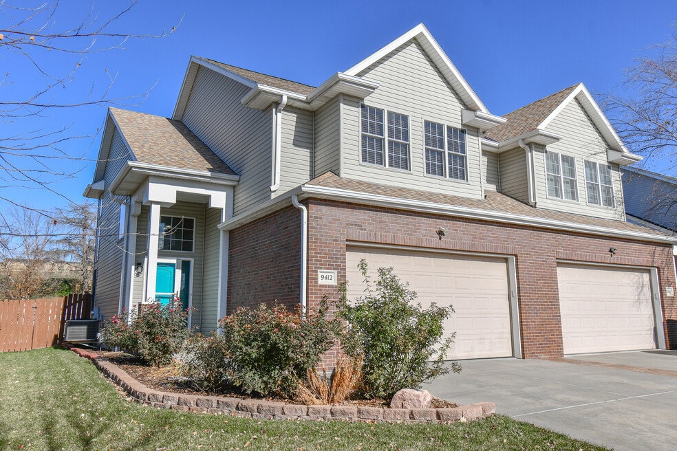 9412 Forest Glen Dr, Lincoln, NE 68526 - photo 1