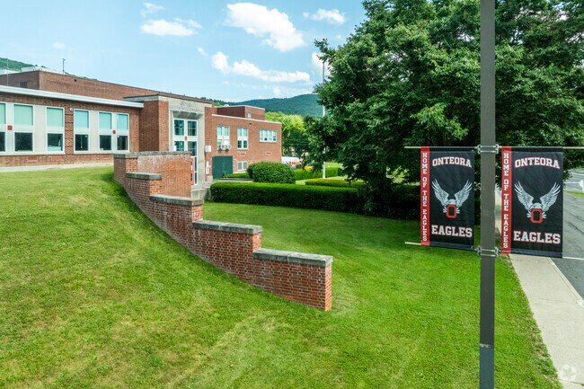 Onteora Middle School has 171 students of which 37% of students are at least proficient in math.