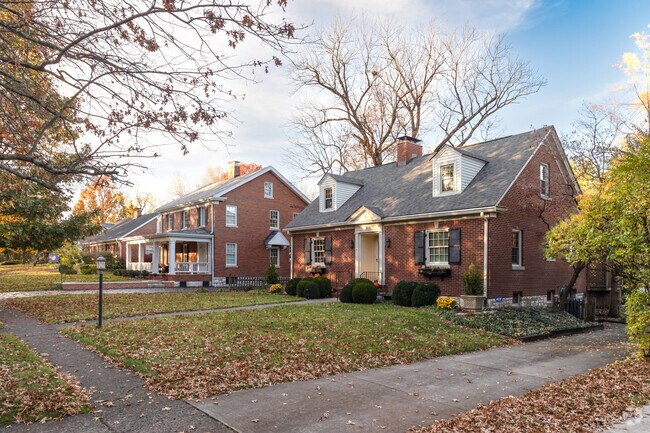 Some homes in Pensacola Park are built with colonial-style architecture.