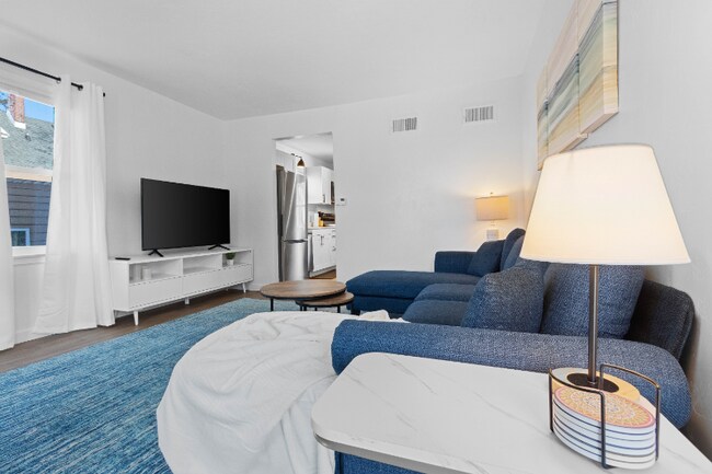 914 Quincy St unit 914, Sturgeon Bay, WI 54235 - photo 2