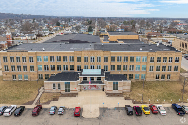 Connersville Middle School teaches grades 7-8.
