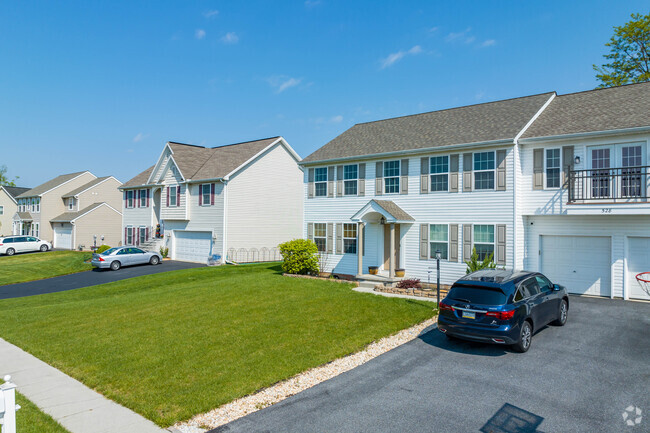 The Oberlin neighborhood features welcoming lawns.